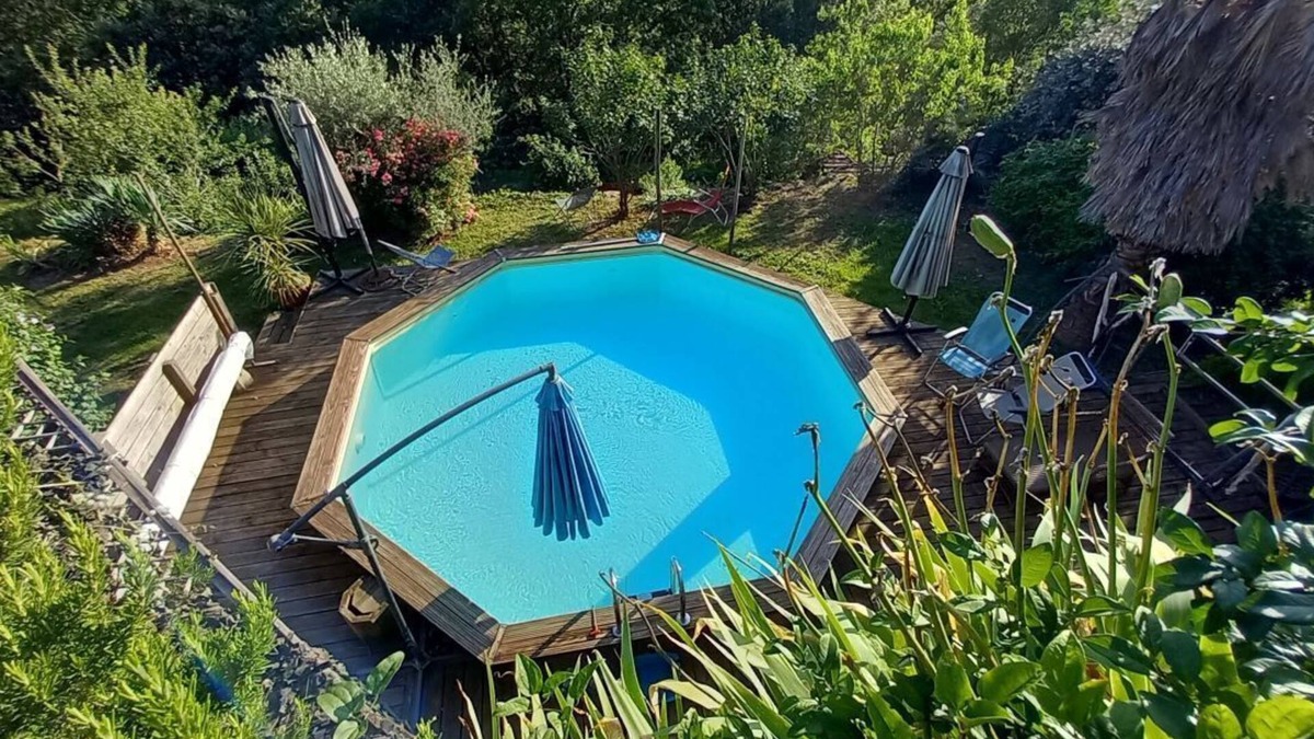Le Vigan House | La Libellule ,piscine ,vue, Climatisation ,wifi, TV ,cheminée, Chants d Oiseaux