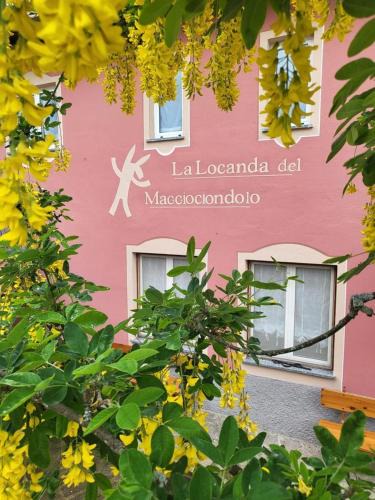 Cabella Ligure Hotel | La Locanda del Maggiociondolo
