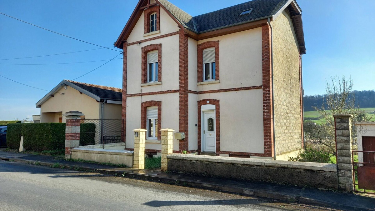 Nouvion-sur-Meuse House | La Locomotive by la Bb12087