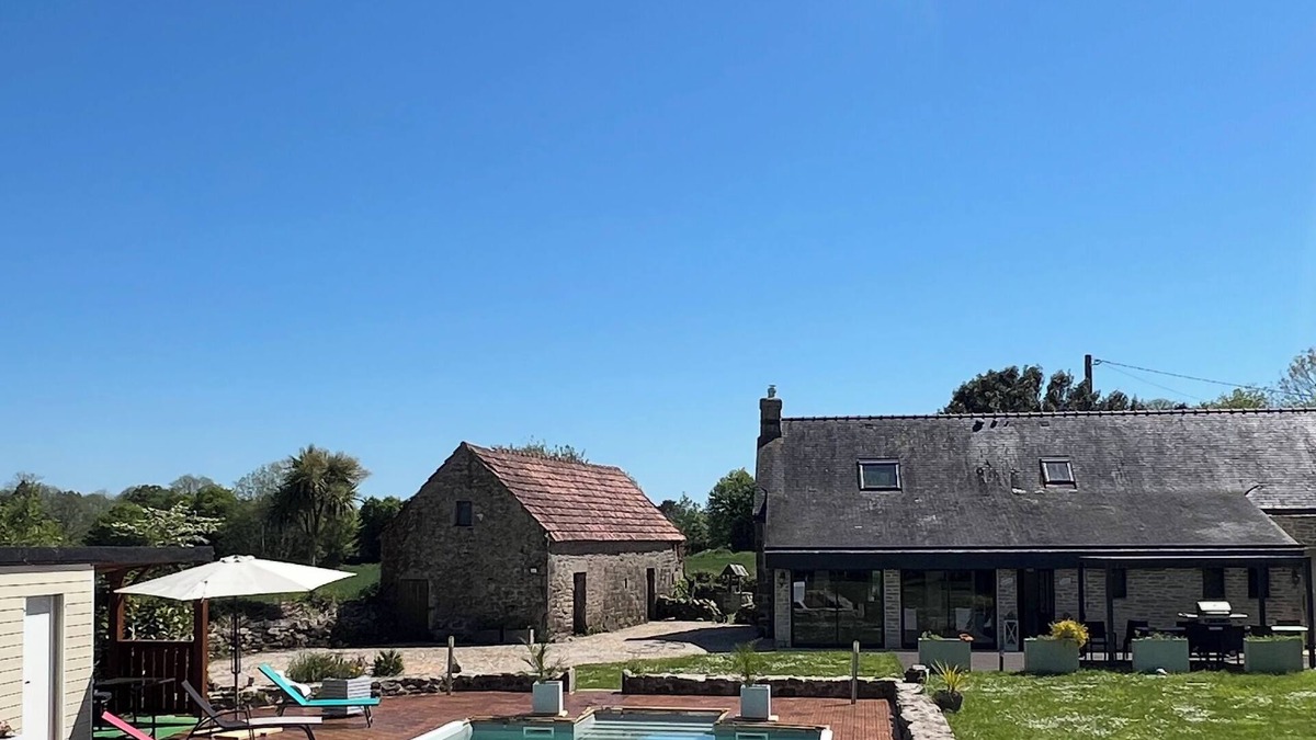 Pluguffan House | La Longère