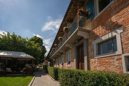 Guarene Bed & Breakfast | La Madernassa Resort - Casalora Dimora Storica di Charme