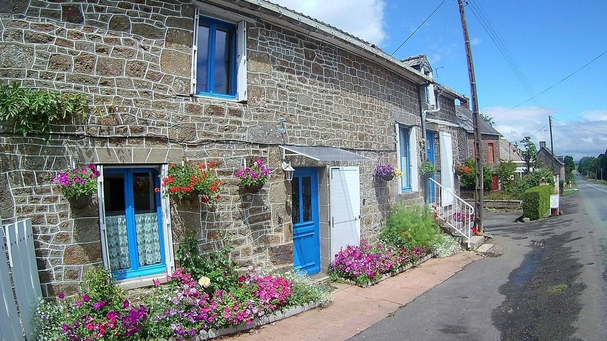 Saint-Mars-sur-Colmont House | La Maison Fleurie, at Marie and Emmanuel's place
