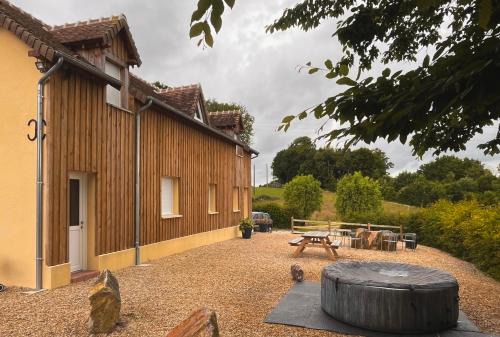 Saint-Martin-des-Pezerits House | La Maison du Perche avec Jacuzzi