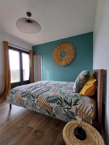 Tresques Bed & Breakfast | La maison aux volets bleus