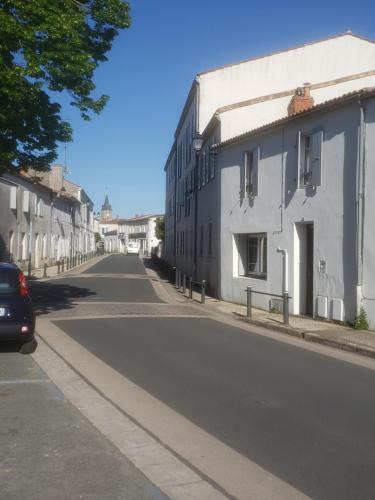Dompierre-sur-Mer Villa | La Maison Blanche