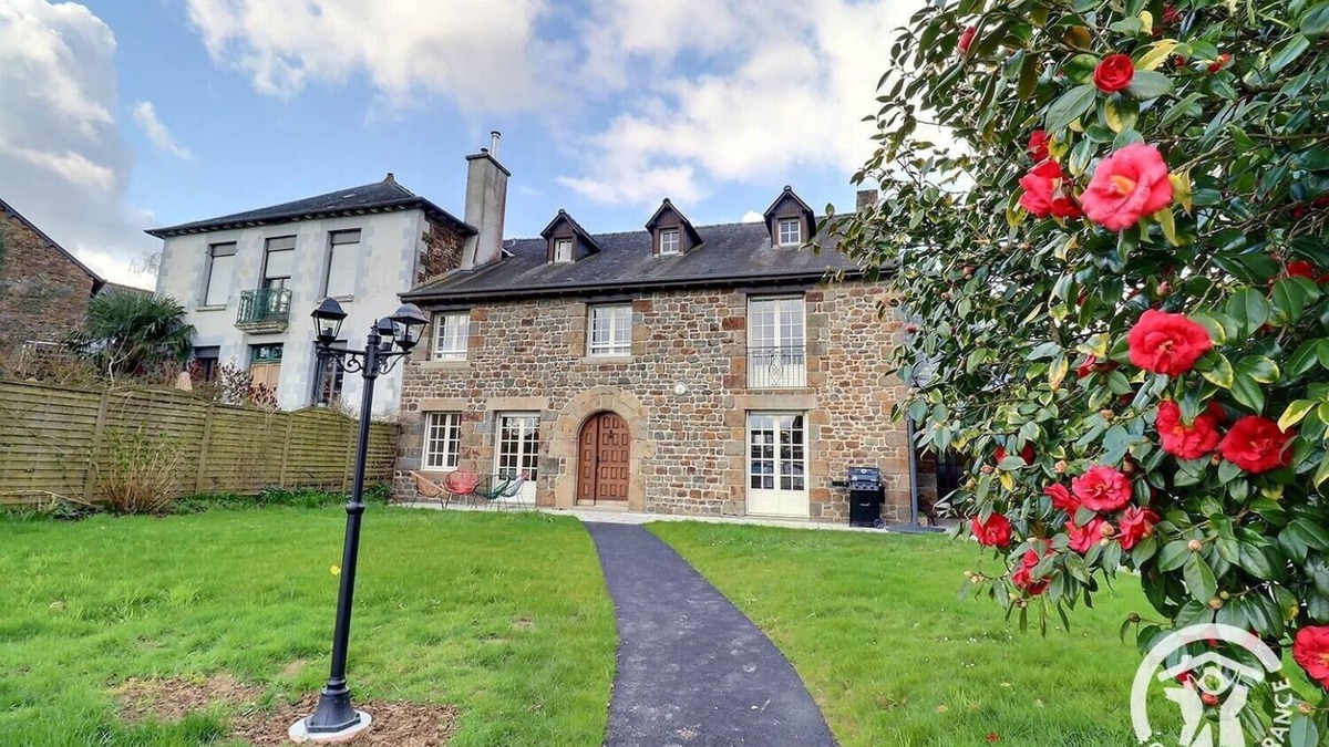 Saint-Symphorien House | La Maison Camélia - SAINT SYMPHORIEN