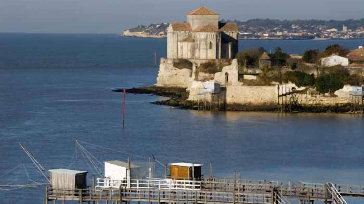 Semussac House | La maison d'Augusta, 4*, private heated pool, 4 bedrooms, 2 bathrooms, near the sea