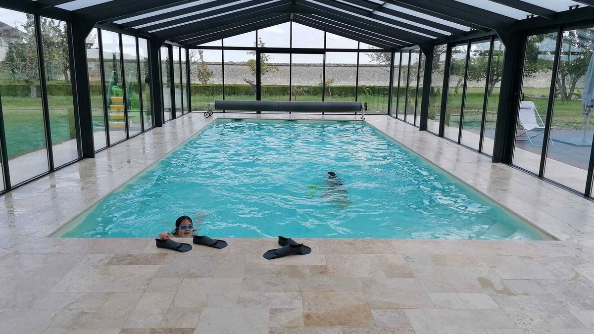 Ville-Saint-Jacques House | La Maison du Jardin, 25-person gîte