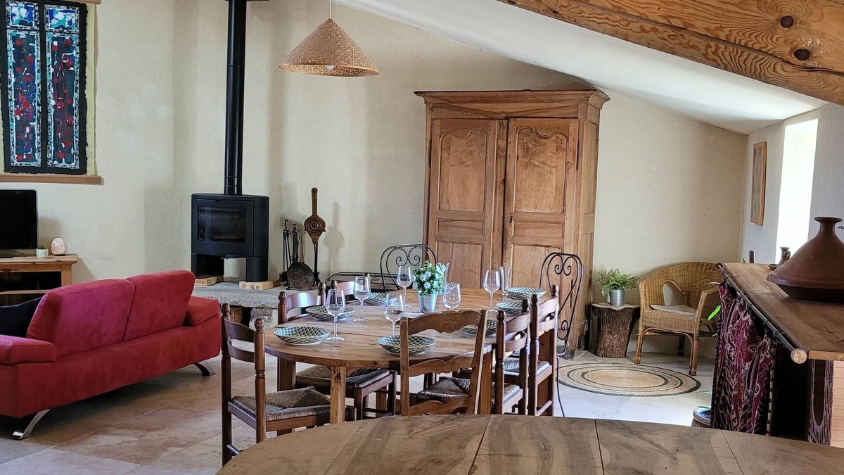 Salles-sous-Bois House | La maison d'Hélène, composée de 2 maisons mitoyennes.