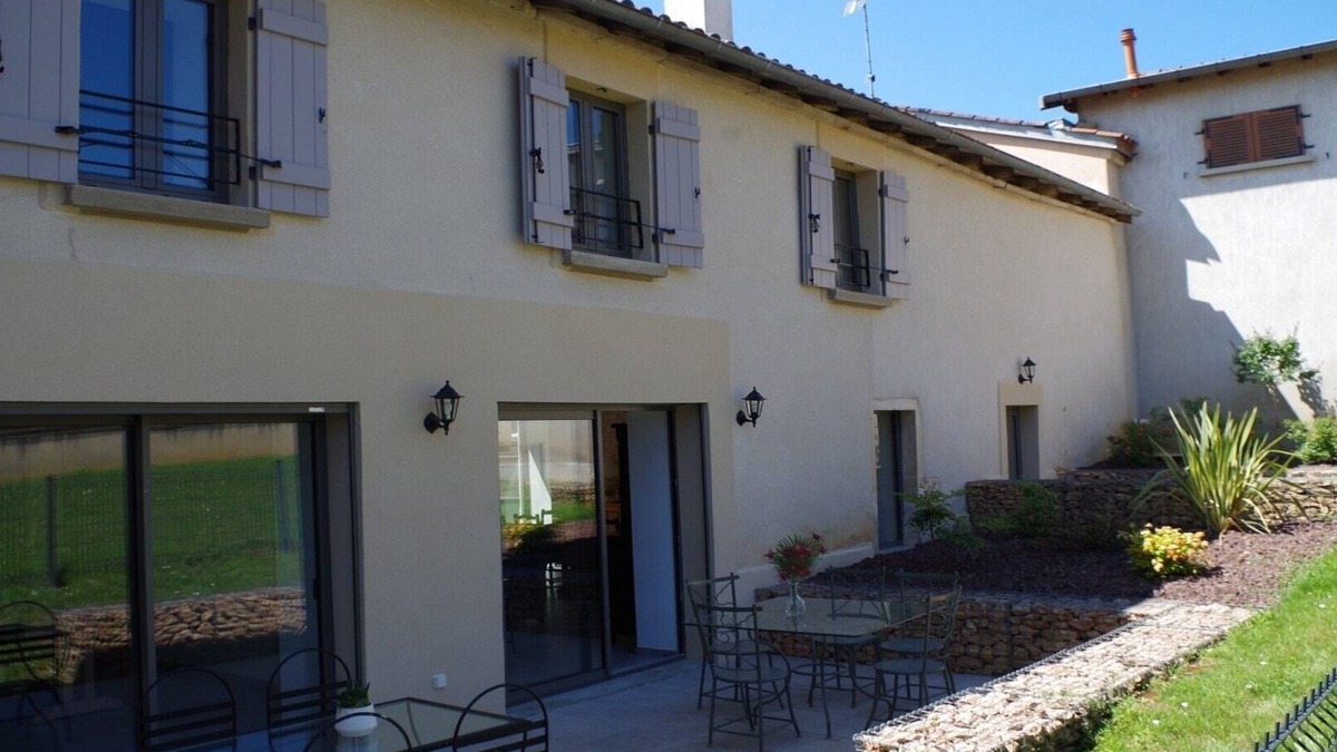 Lugny House | La Maison D'henriette