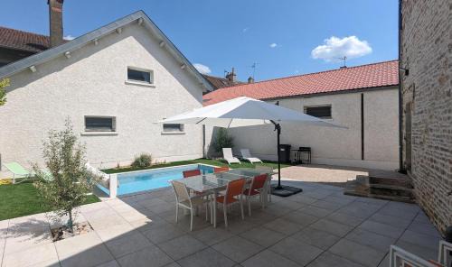 Gevrey-Chambertin House | La Maison de Caro