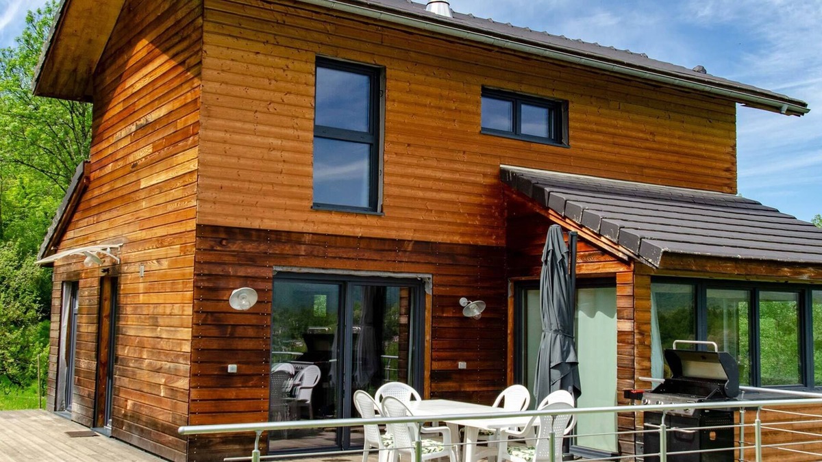 Sentenac-d'Oust Ski Chalet | La maison de Canlat.nA comfortable chalet ideal for a family stay.