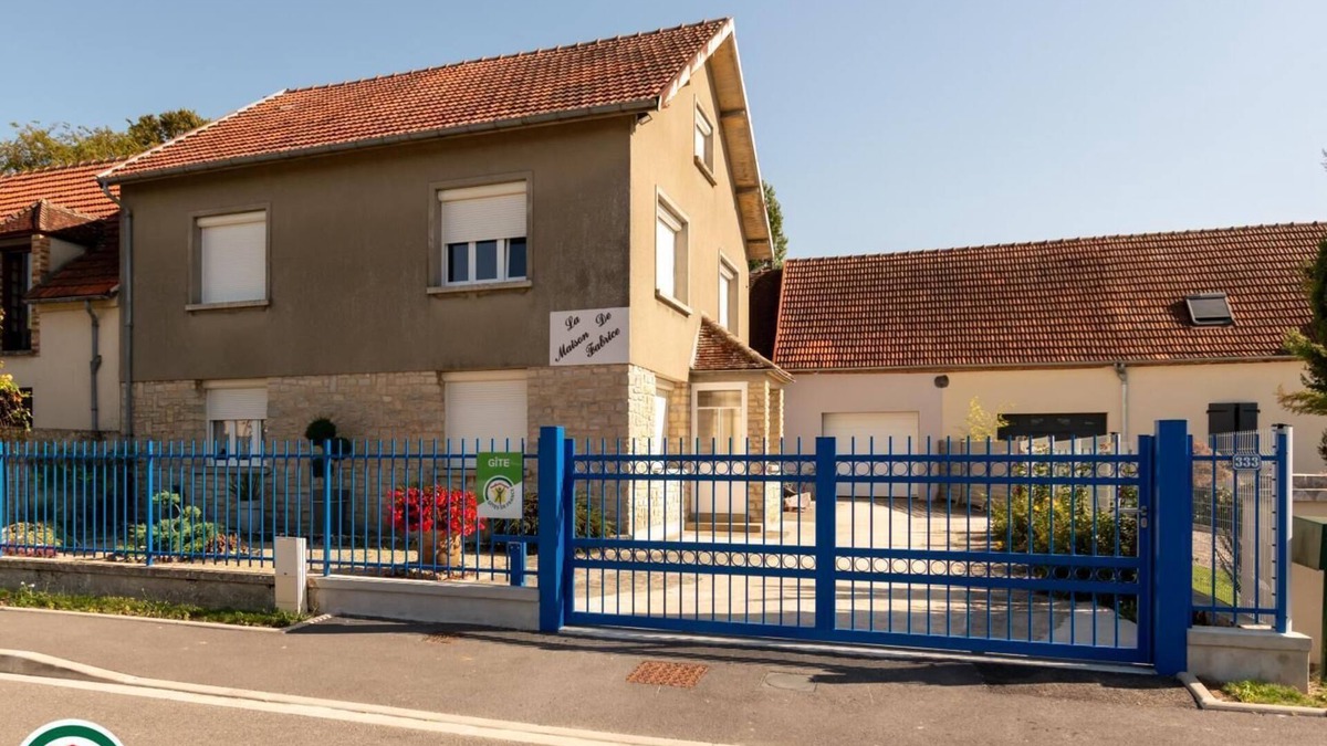 Vauchamps House | La Maison de Fabrice