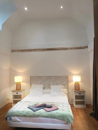 Conde-sur-Sarthe House | La Maison de Juliette maison entière avec garage et terrain