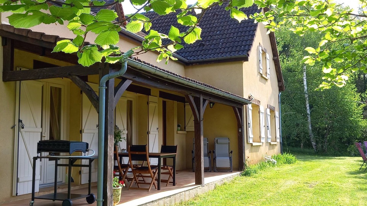 Vitrac House | La maison de la Vallée *, 4 p, terrace, enclosed garden, 5kms from Sarlat