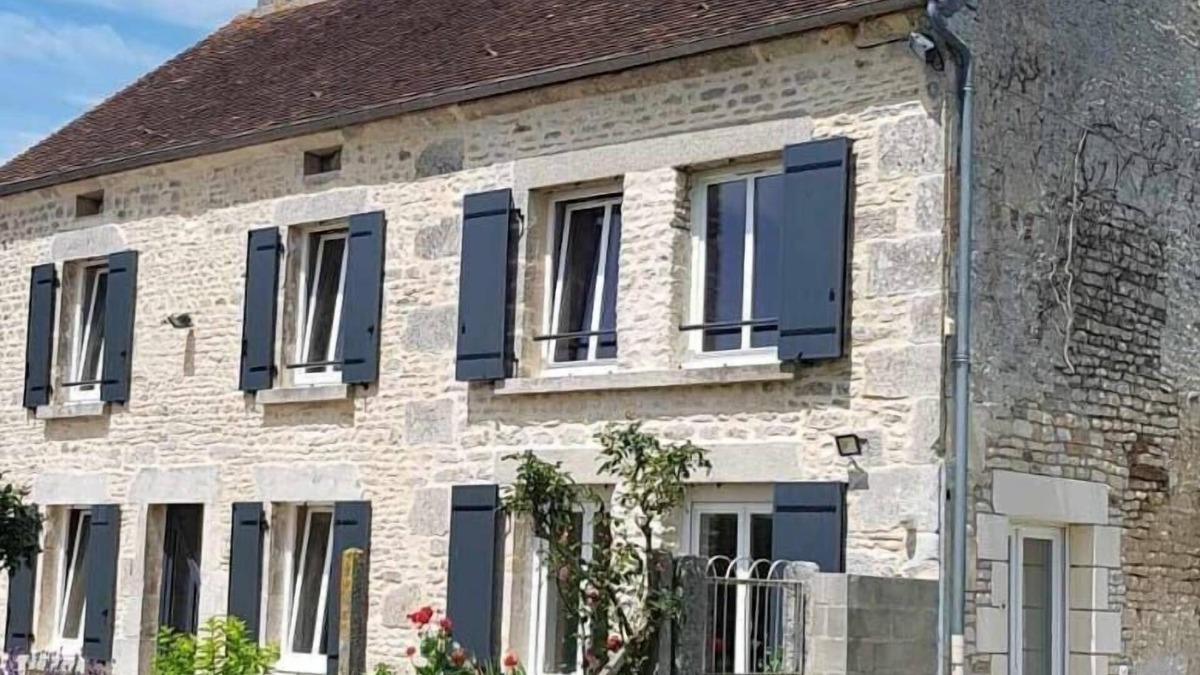 Ronai House | La maison des écuyers*jardin*barbecue*calme* (The squires' house)