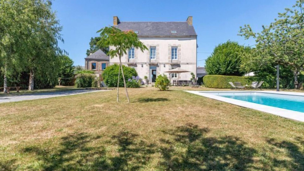 Caden House | La Maison des Frères (villa + annexe) by Interhome