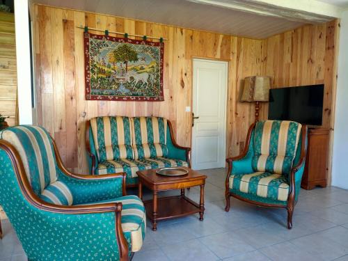 Aubeterre-sur-Dronne House | La Maison des oliviers