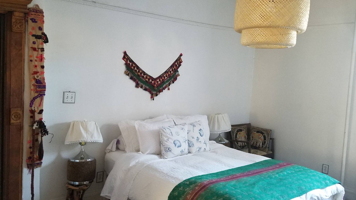 Bedford-Stuyvesant House | LA MAISON DES SIRENES 1, Bohemian and charm,ing 20mn away from city.