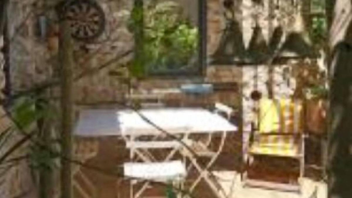 Aigueze House | La Maison du Brocanteur