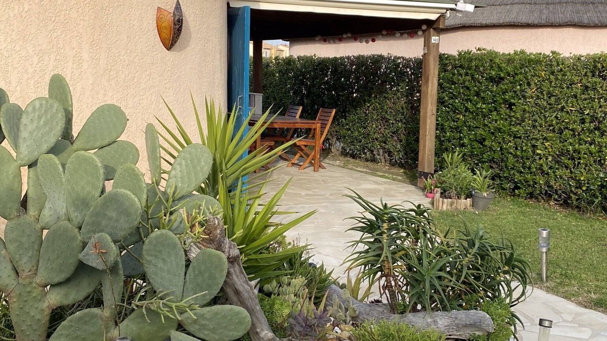 Le Barcares House | "La Maison du Lac "Fisherman's farmhouse, sleeps 4, classified 2, swimming wifi