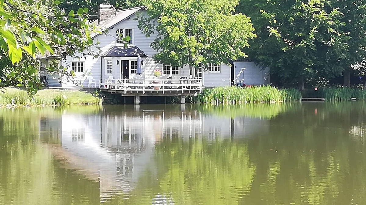 Laid Trou Cottage | LA MAISON DU LACnCharming cottage in front of a big private lake