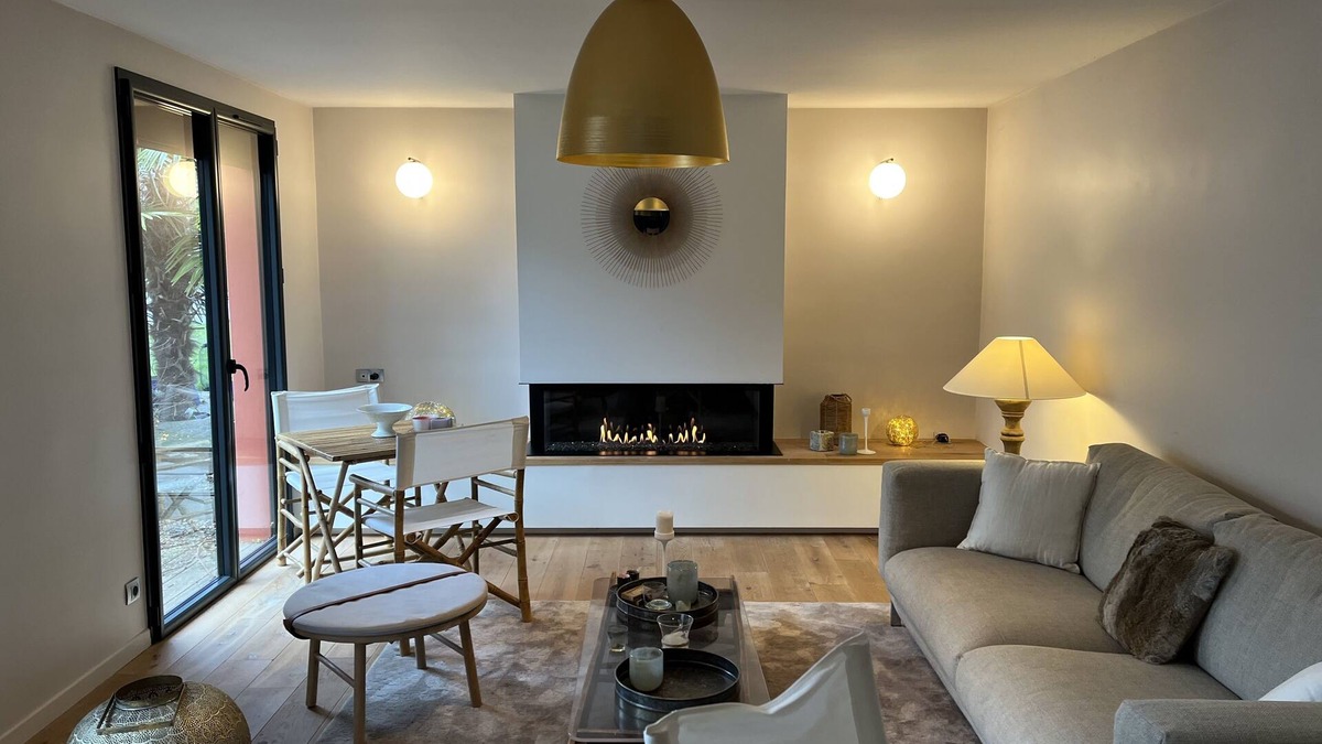 Coutures House | La Maison du Petit Hutin