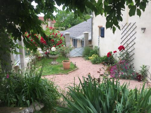 Verneuil-en-Bourbonnais Bed & Breakfast | La Maison aux Hortensias