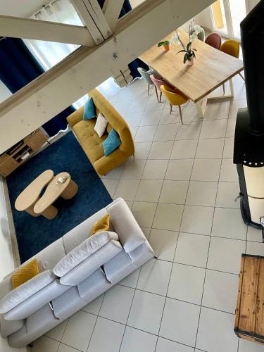 Saint-Amand-sur-Fion House | La Maison Jaune - 7 personnes - au calme