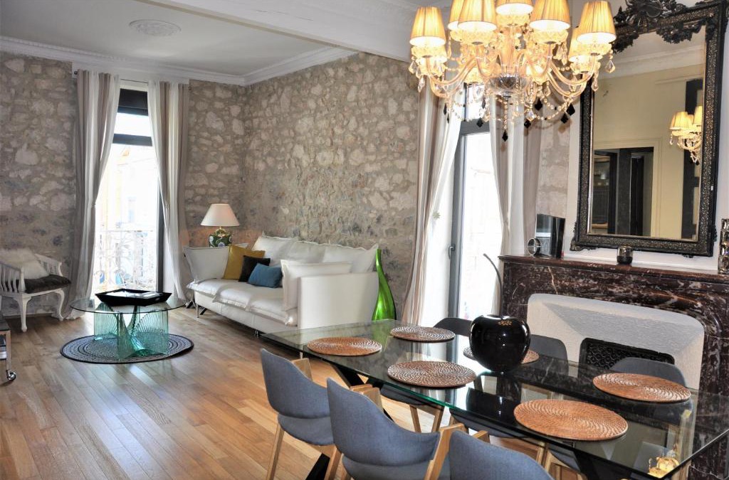 Convention House | La Maison Jacquard