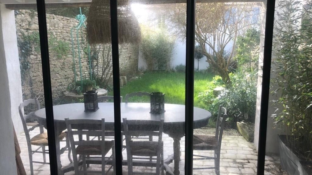 La Couarde-sur-Mer House | La Maison Rose, La Couarde sur mer, rénovée, en plein coeur de l île de ré !
