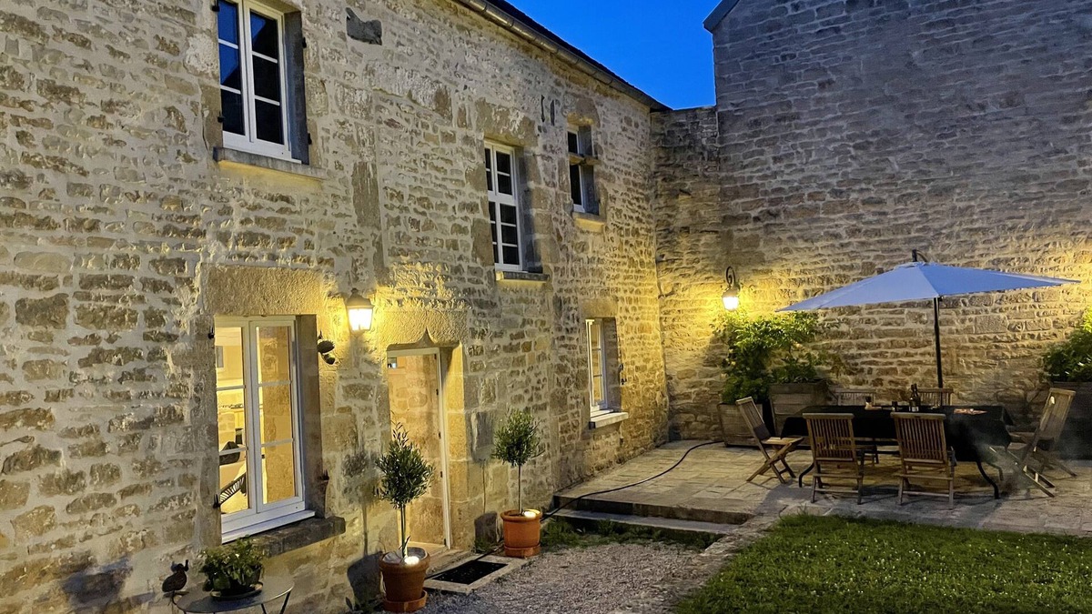 Quincerot House | La Maison Templière (Classée 4*)with swimming pool and jacuzzi