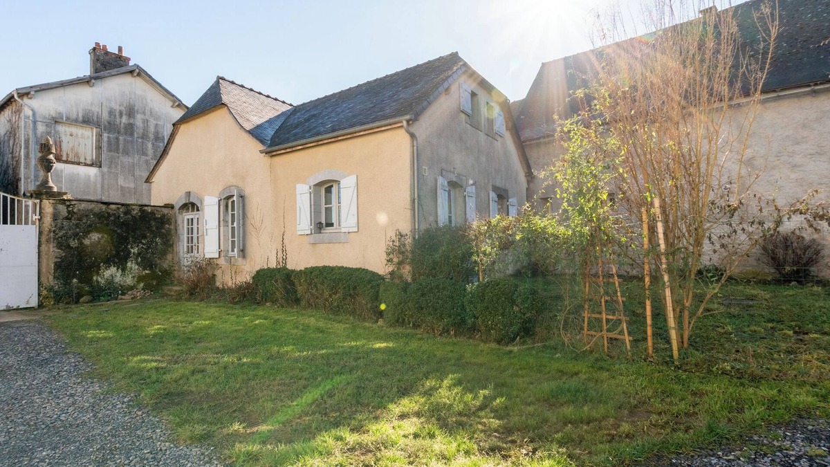 Ossun House | La Maison Vergès - 3 bedrooms - large living room - small garden