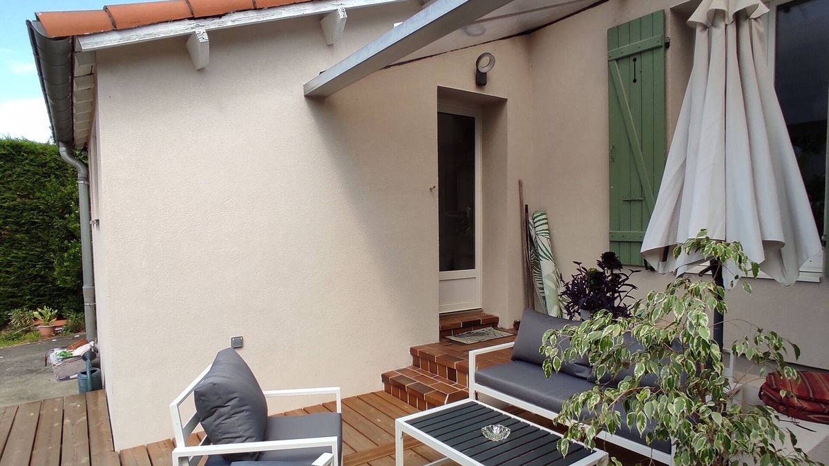 La Voulte-sur-Rhone House | La Maisonnette near via'rhona