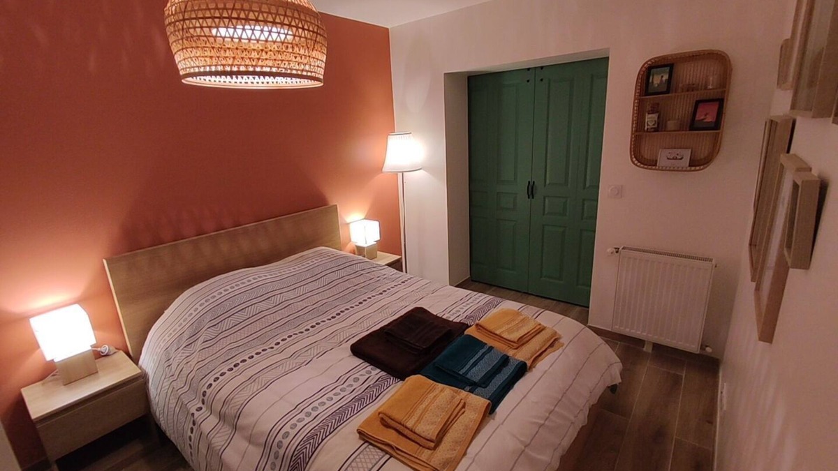 Chanteloup-en-Brie Apartment | La Maisonnette - 12 minutes from Disneyland Paris!