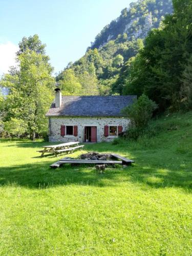 Osse-en-Aspe House | La Maisonnette