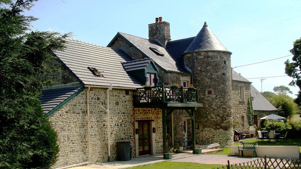 Nehou Cottage | La Mare, Child-Friendly, Heated Pool & Great Facilities