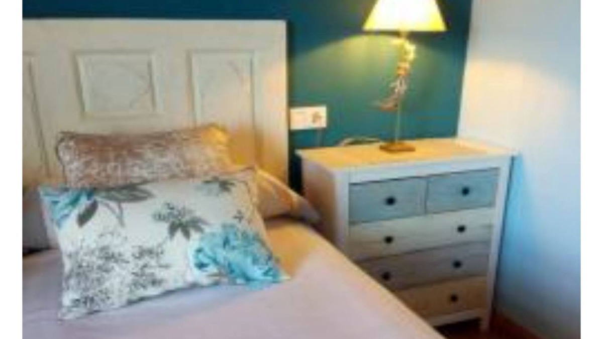 San Asensio Ski Chalet | La Matilla, first floor cottage with large garden, ideal for families and friends.