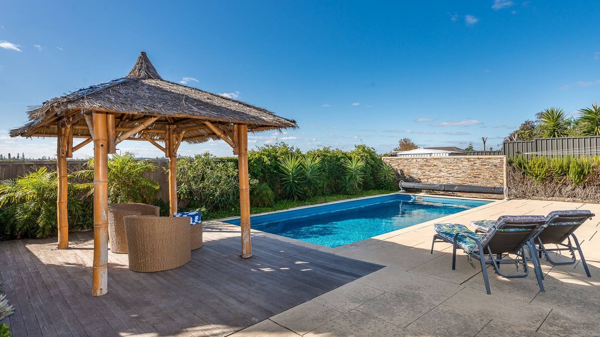 Quinns Rocks House | La Mer - Home with a Pool