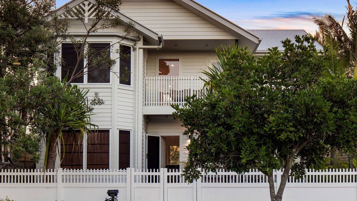 Marcoola House | La Mer in Marcoola - Family Coastal Retreat with Pool and Beach Access