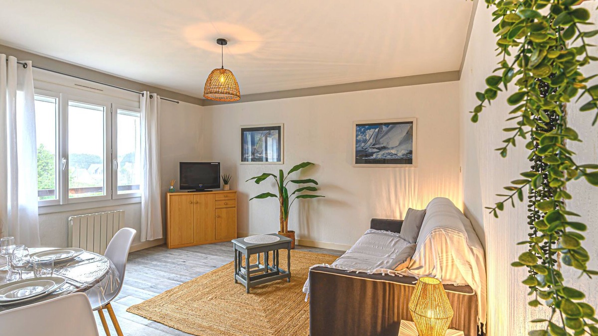 La Trinite-sur-Mer Apartment | La Meunerie by Interhome
