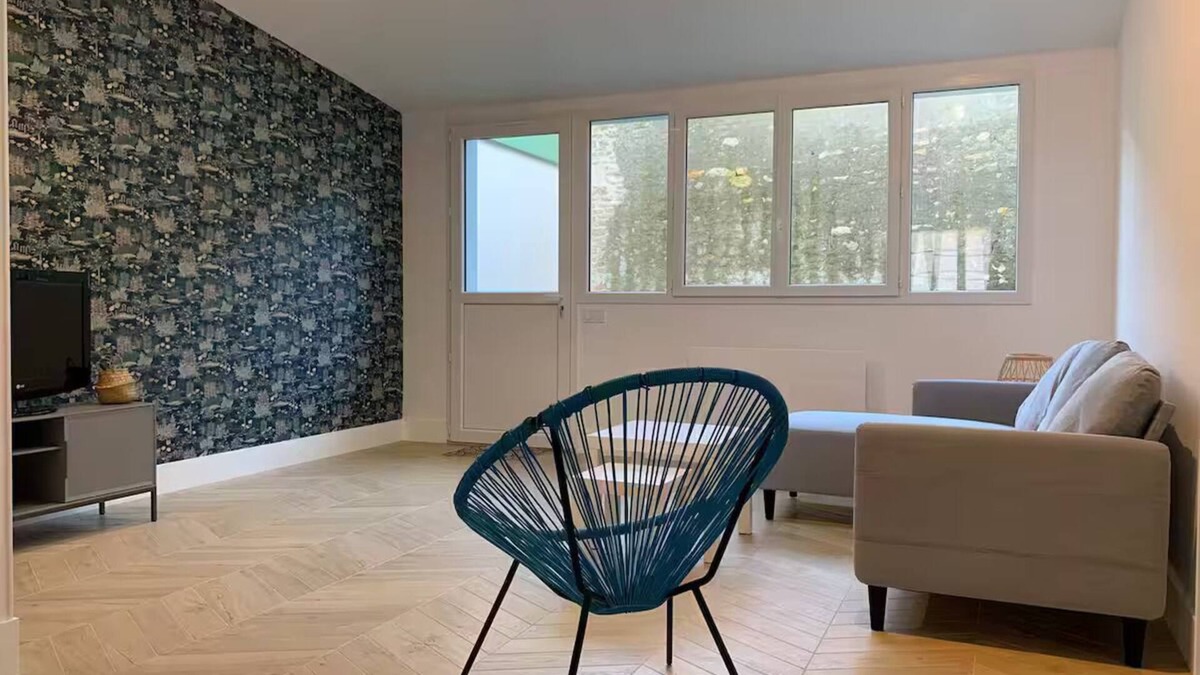 Mauze-sur-le-Mignon House | La Mignonnette, Spacious house near the city center