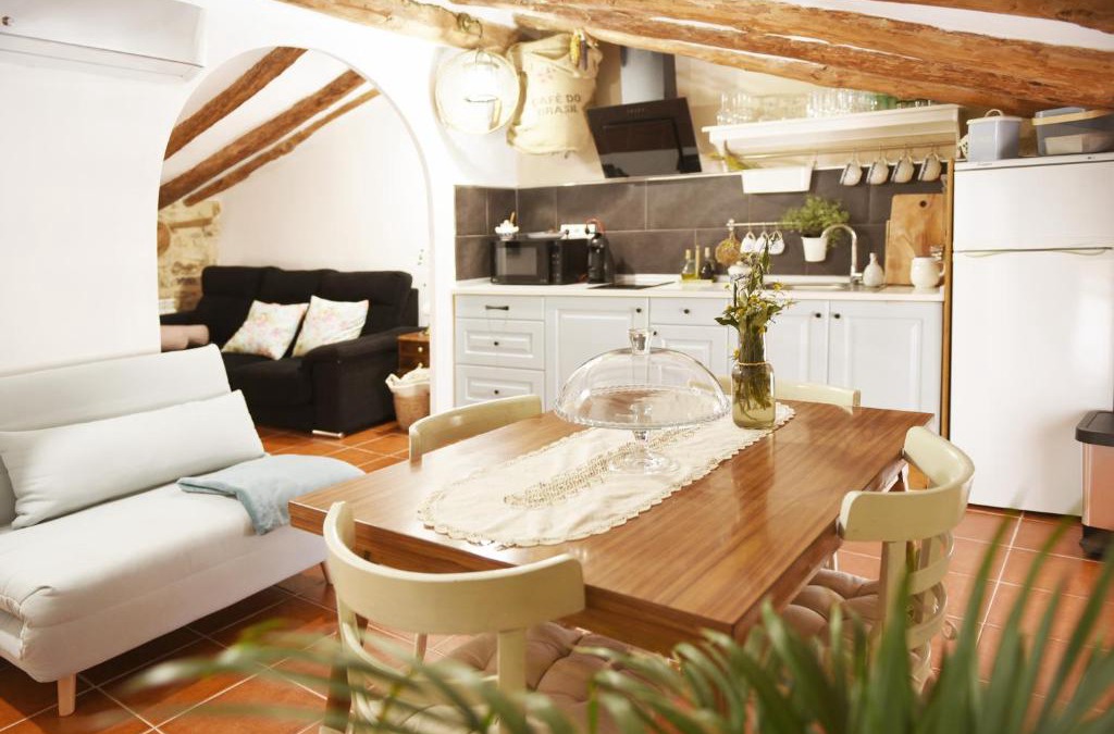 Estercuel Apartment | LA MIMBRERA