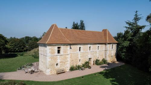 Le Mesnil-Jourdain Villa | LA MOTTE FÉODALE luxury medieval MANOR rated 5 stars in Normandy