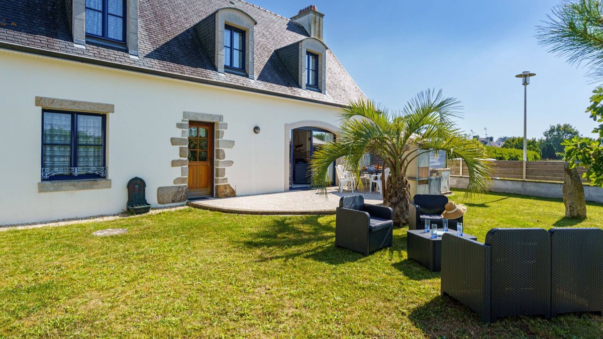 Loctudy House | La mouette bleue by Interhome