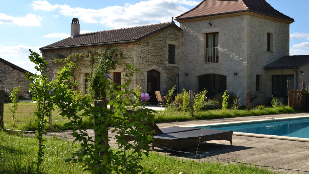 Saint-Perdoux Villa | La Mouthe the perfect rural retreat for families with pool and pets welcome