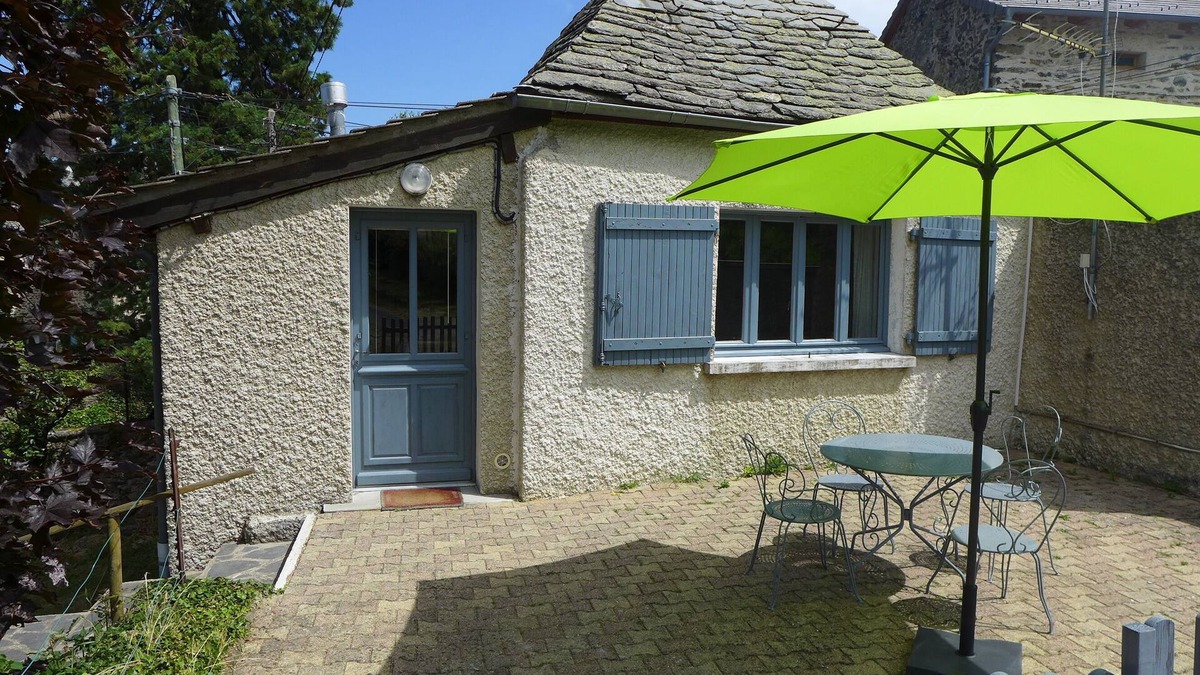 Saint-Hostien Hotel | La P'tite Maison, Cottage of 26 m2 in the countryside