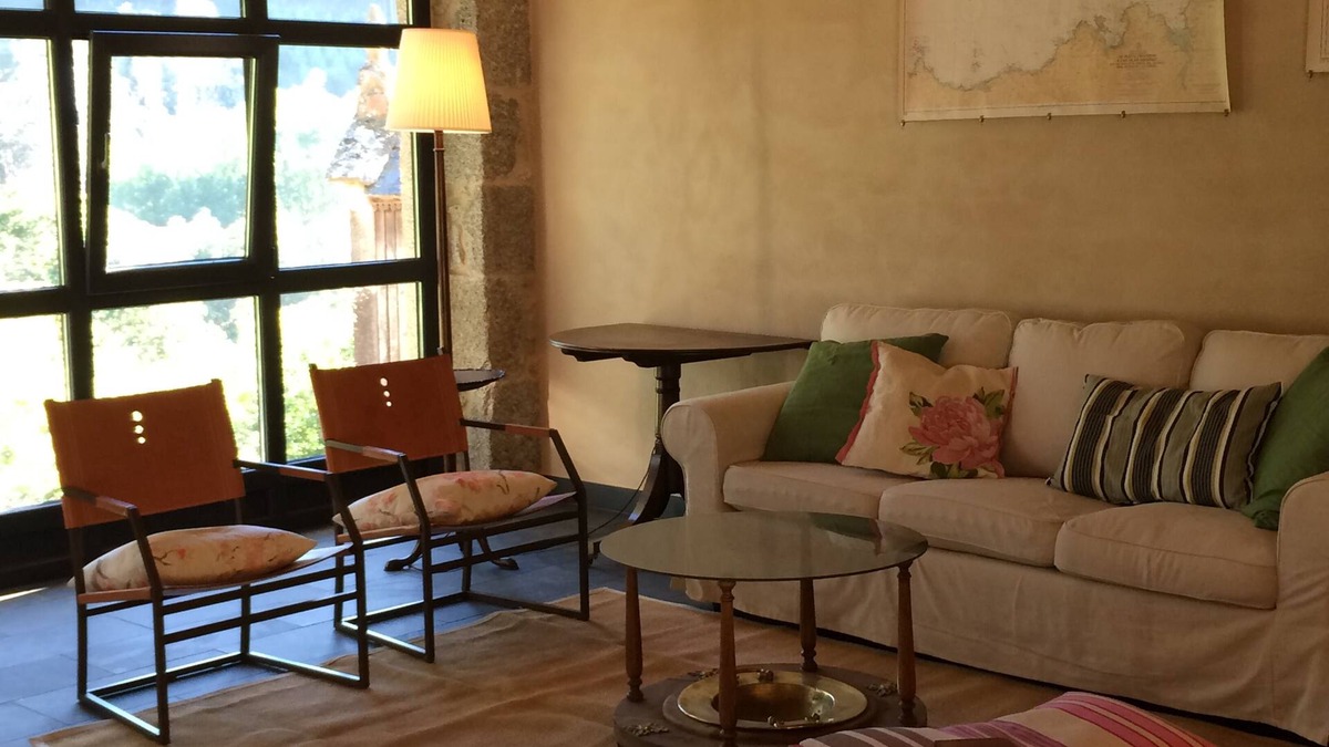 Callobre House | La Palleira, old haystack rehabilitated at 12kms. from sea