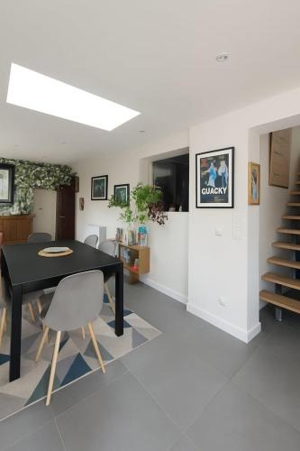 Saint-Cyr-sur-Loire House | La parenthèse familiale