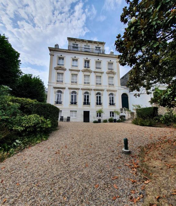 Cote Ouest Ormeaux Apartment | LA PARENTHÈSE HAVRAISE - Parking privé Plein centre & Très calme